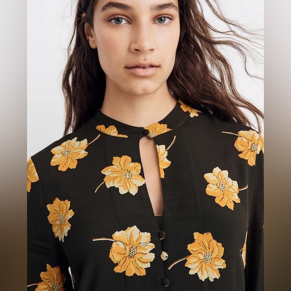 Madewell Button-Front Tier Dress in Fall Flowers
Effie Floral Dried Olive Small - Picture 17 of 17